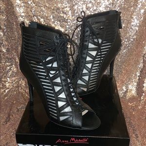Anne Michelle Black Heels sz. 9